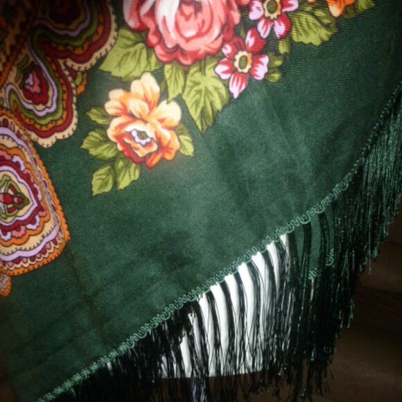 🌺🌿 Colorful Authentic  Russian-Style Wool Blend Fringe Shawl 🌿🌺 - Picture 6 of 16